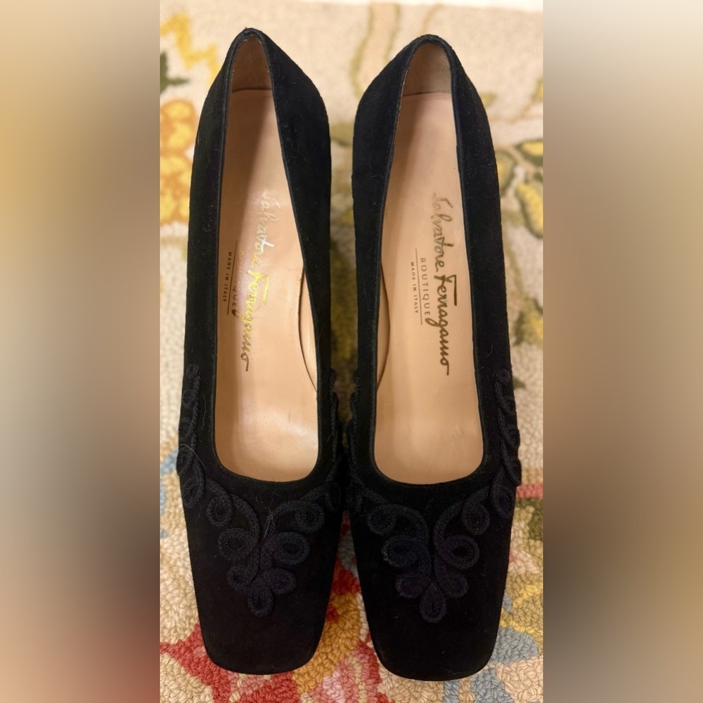SALVATORE FERRAGAMO Vintage Black Suede Soutache Square Toe Block Heels - Size 8 - Picture 2 of 16